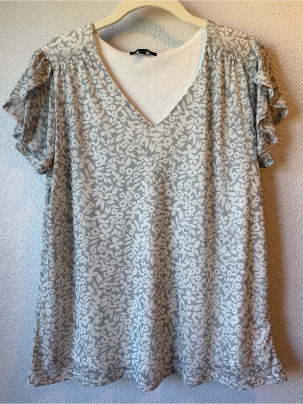 Papermoon Alcott Short Sleeve Knit Top, Like New, Medium - Picture 2 of 12